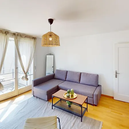 Functional With Balcony Apartmán